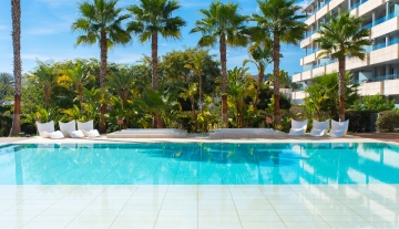 Resa Estates apartment for sale in Ibiza marina botafoch modern pool ok.jpg